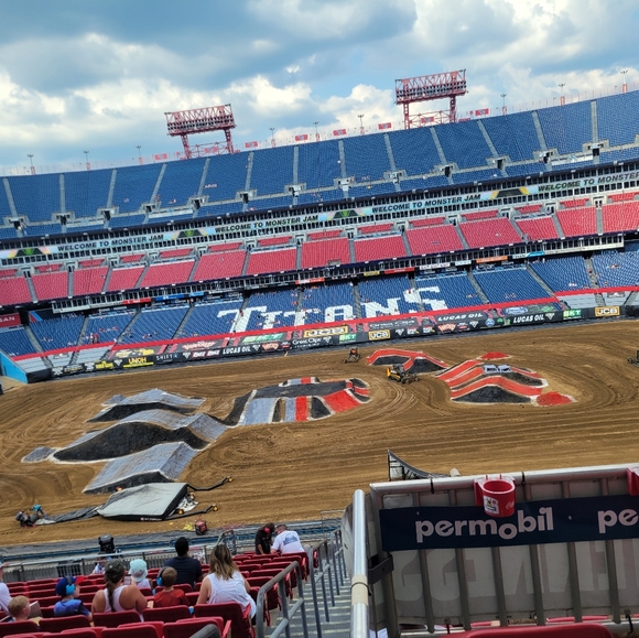 Nothing - Picture 10 of 16